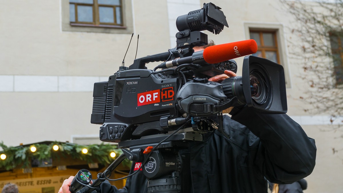 O Fotomagazin  I  Martinimarkt im Stift Gleink bei Steyr  I  ORF Obersterreich 